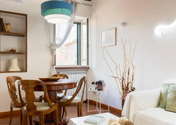 Trastevere House With Balcony,quiet New Appartement